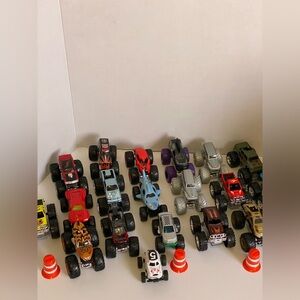 Mini assorted Monster Truck Toy Set - 19pc